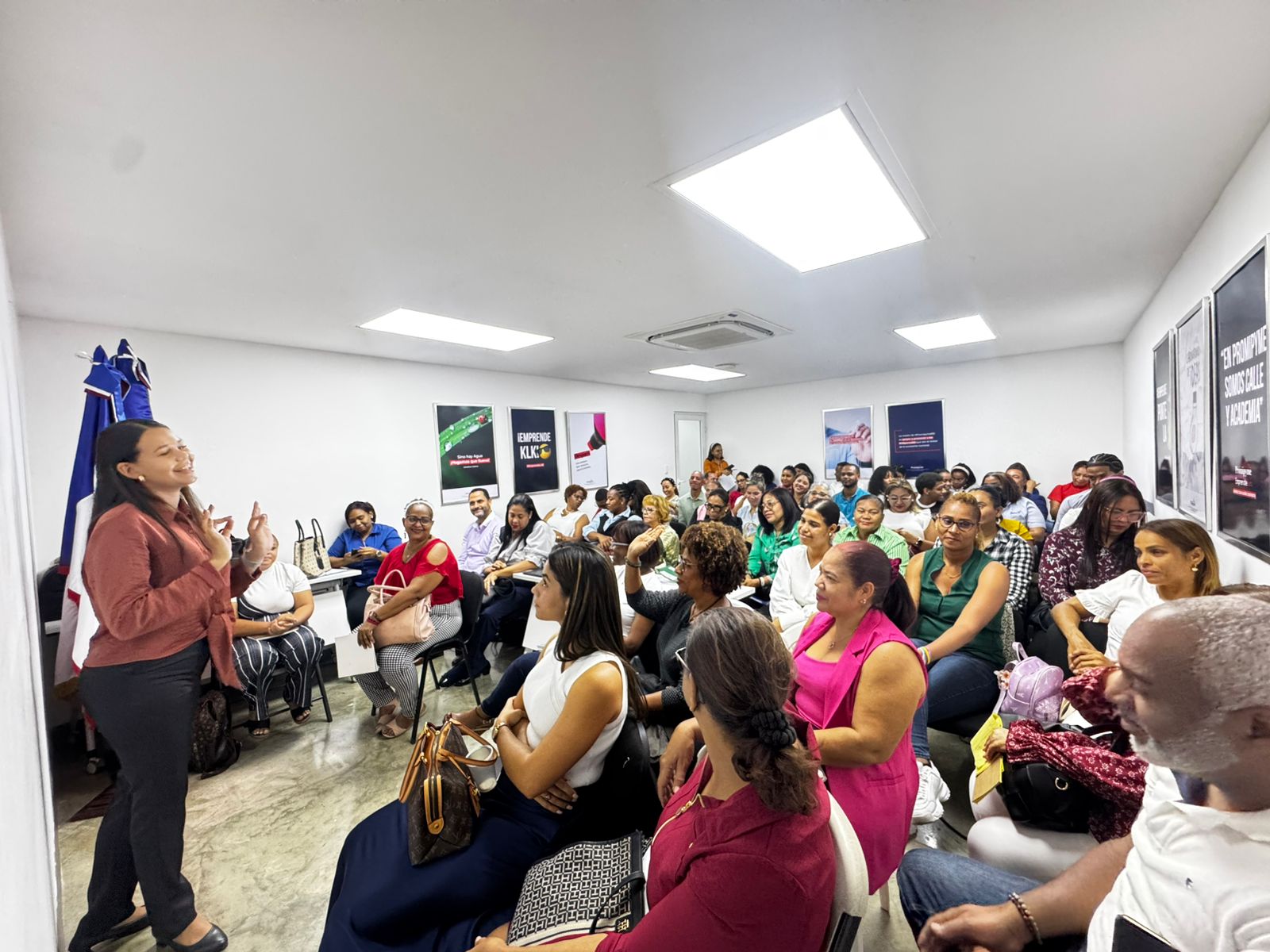 Promipyme imparte  taller “Oratoria y Dominio Escénico 2.0”